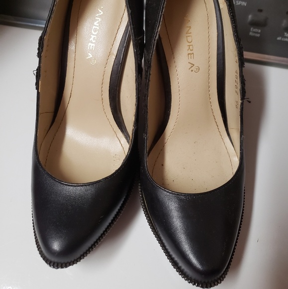 Heels - Picture 2 of 3